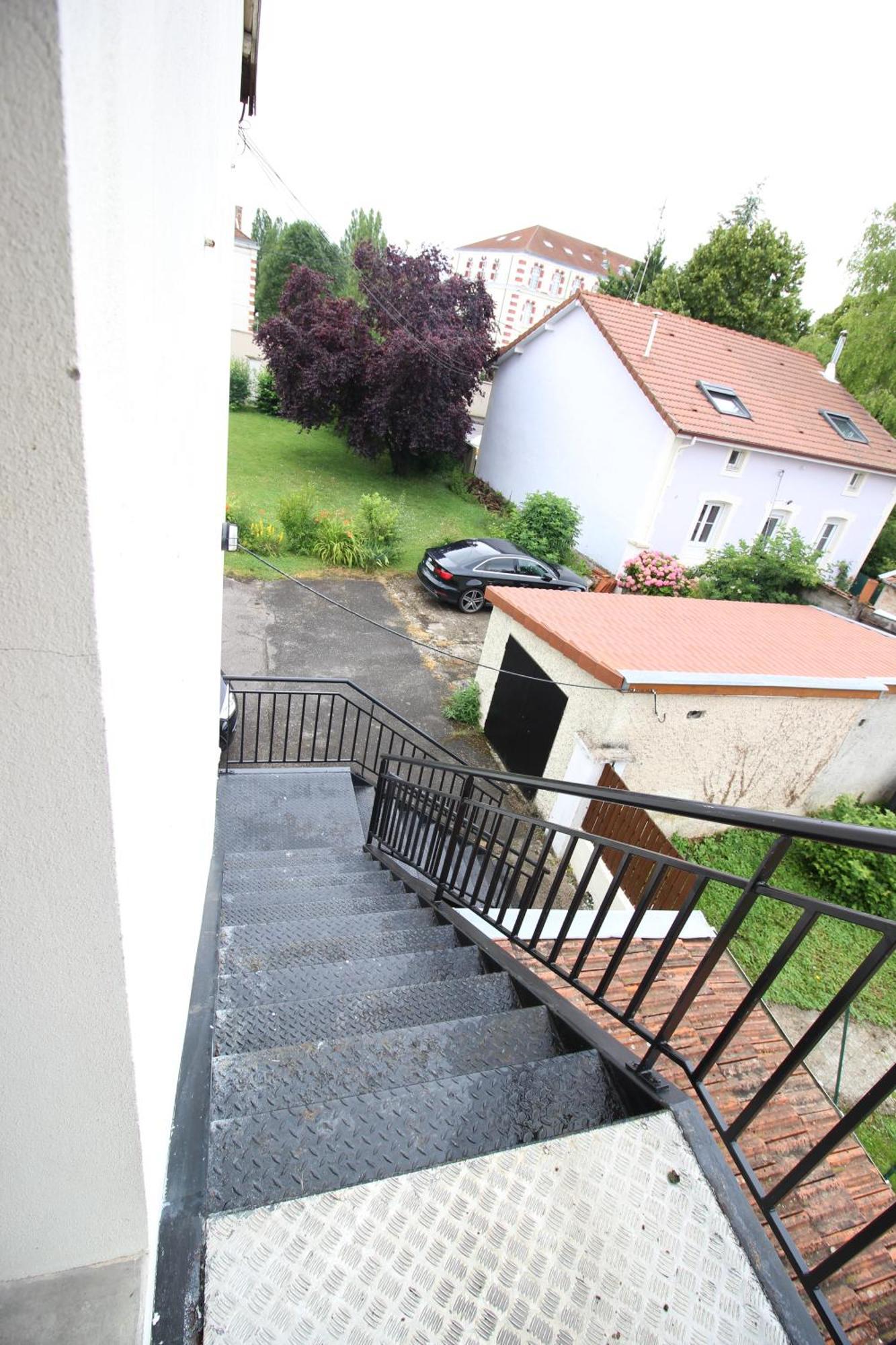 3 Chambres - Tres Grand Jardin Privee - Terrasse Privee - Garage Velo Et Moto - Parking Voiture Privee Dans La Propriete - Gere Par Presta-Zen'Services Thierville-sur-Meuse Екстериор снимка