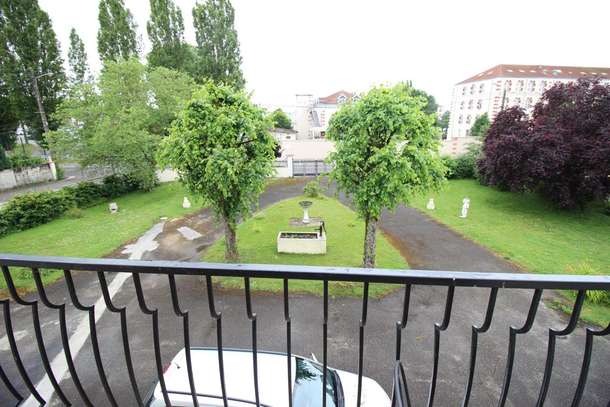 3 Chambres - Tres Grand Jardin Privee - Terrasse Privee - Garage Velo Et Moto - Parking Voiture Privee Dans La Propriete - Gere Par Presta-Zen'Services Thierville-sur-Meuse Екстериор снимка