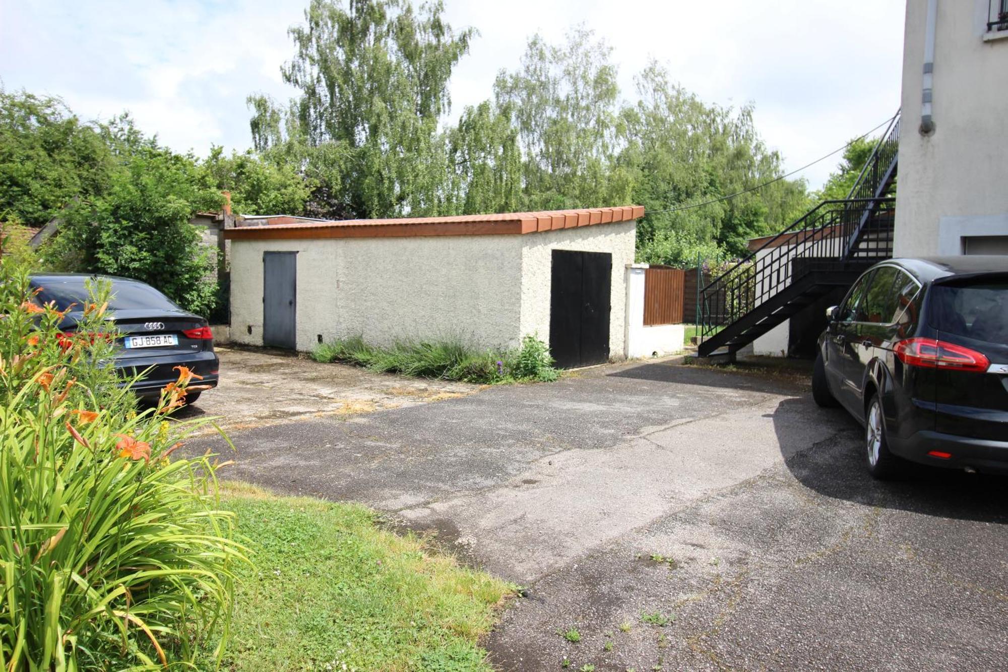 3 Chambres - Tres Grand Jardin Privee - Terrasse Privee - Garage Velo Et Moto - Parking Voiture Privee Dans La Propriete - Gere Par Presta-Zen'Services Thierville-sur-Meuse Екстериор снимка