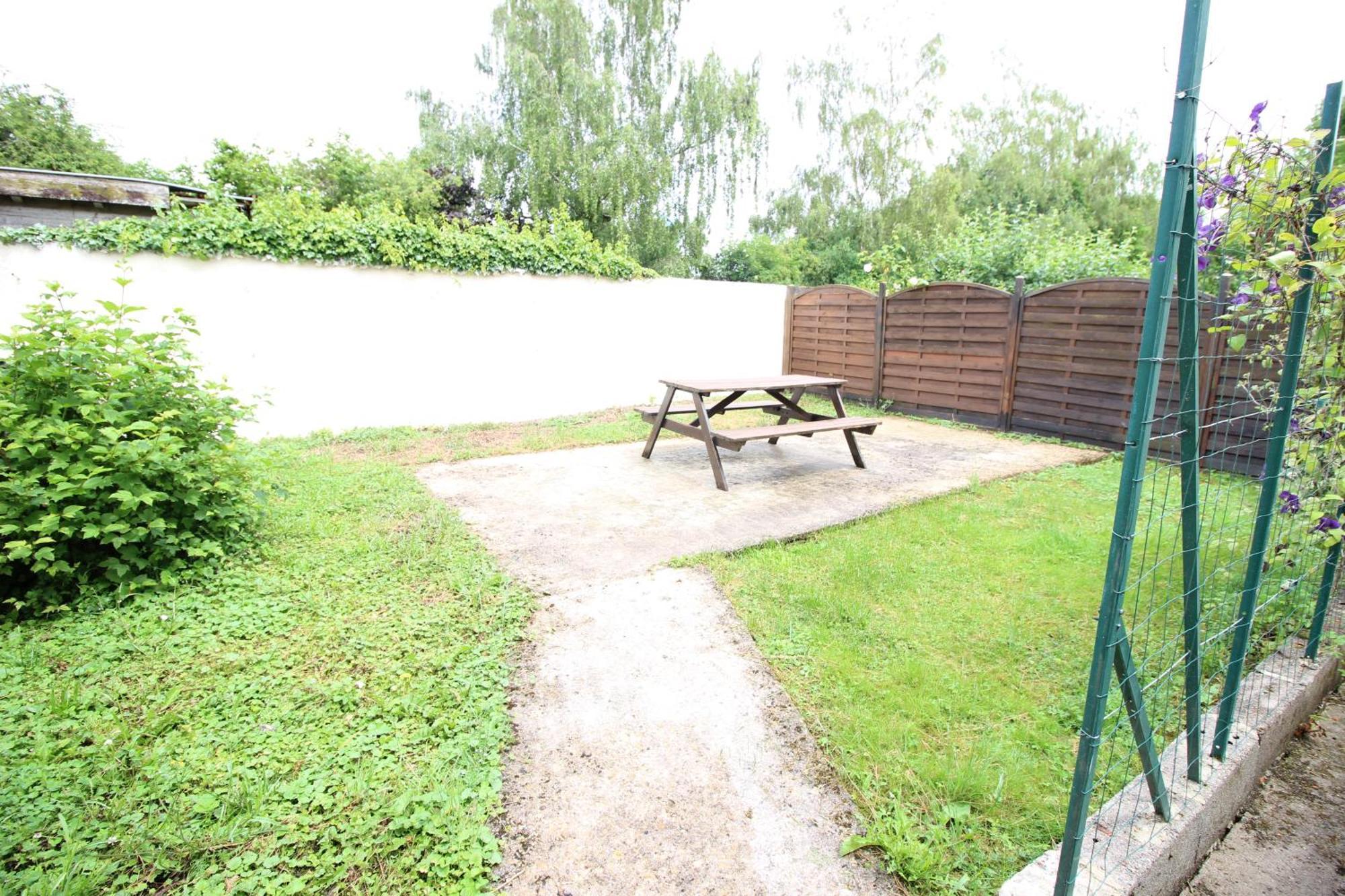3 Chambres - Tres Grand Jardin Privee - Terrasse Privee - Garage Velo Et Moto - Parking Voiture Privee Dans La Propriete - Gere Par Presta-Zen'Services Thierville-sur-Meuse Екстериор снимка