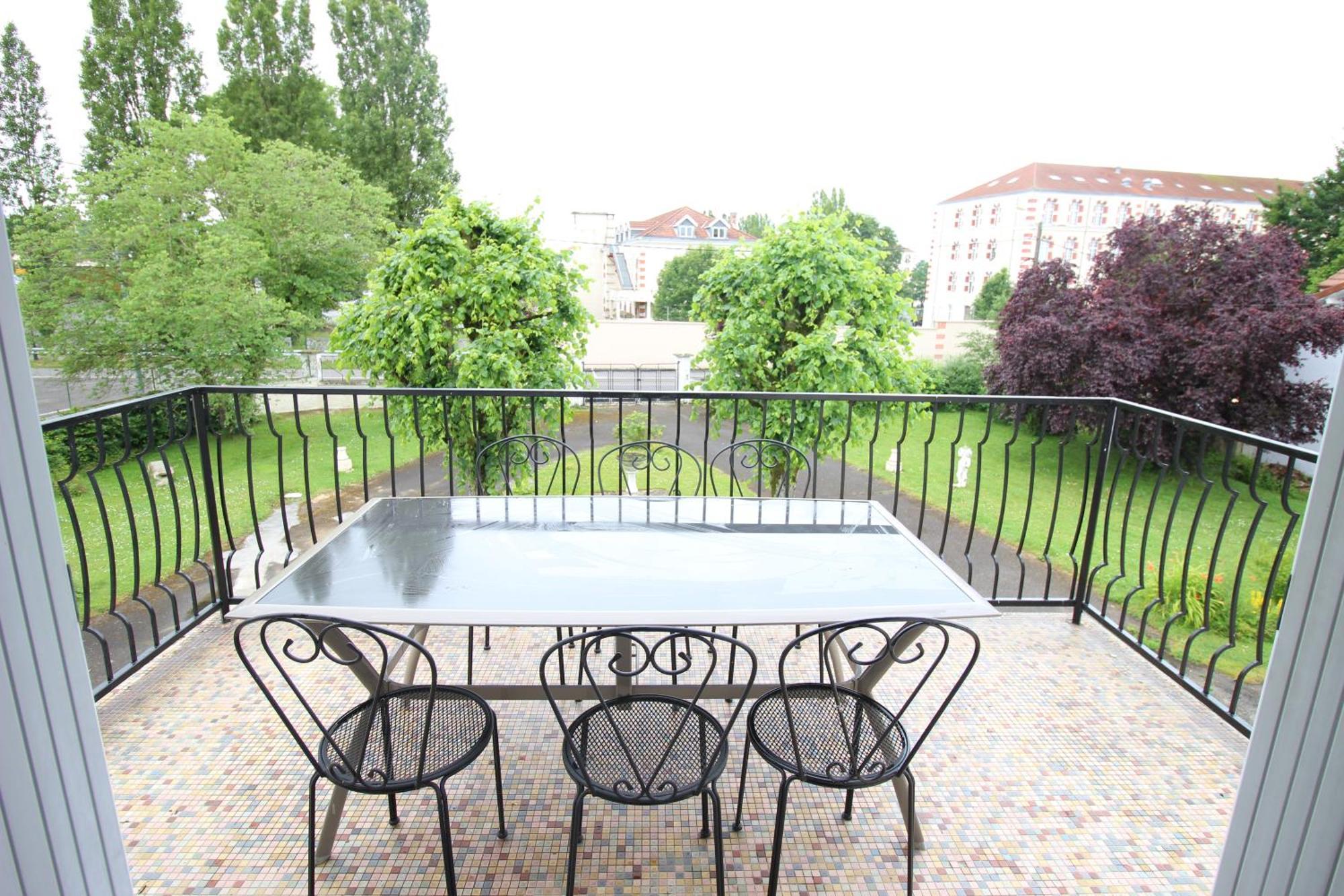 3 Chambres - Tres Grand Jardin Privee - Terrasse Privee - Garage Velo Et Moto - Parking Voiture Privee Dans La Propriete - Gere Par Presta-Zen'Services Thierville-sur-Meuse Екстериор снимка