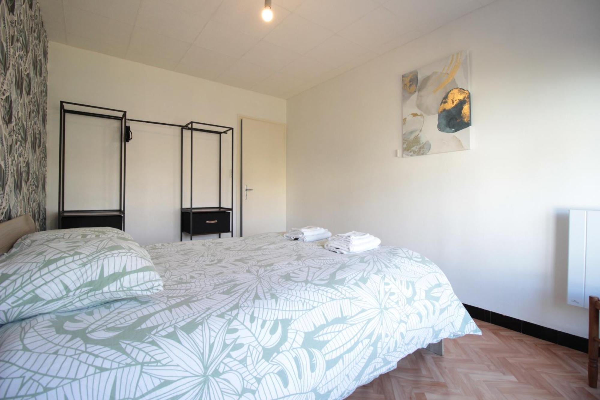 3 Chambres - Tres Grand Jardin Privee - Terrasse Privee - Garage Velo Et Moto - Parking Voiture Privee Dans La Propriete - Gere Par Presta-Zen'Services Thierville-sur-Meuse Екстериор снимка